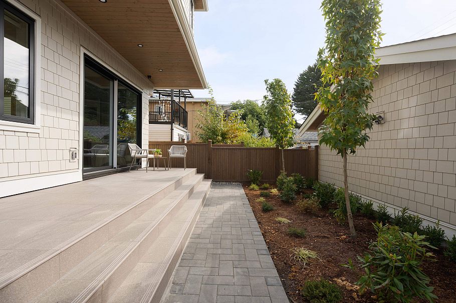 2 2344 W 45th Avenue Vancouver, BC - 32