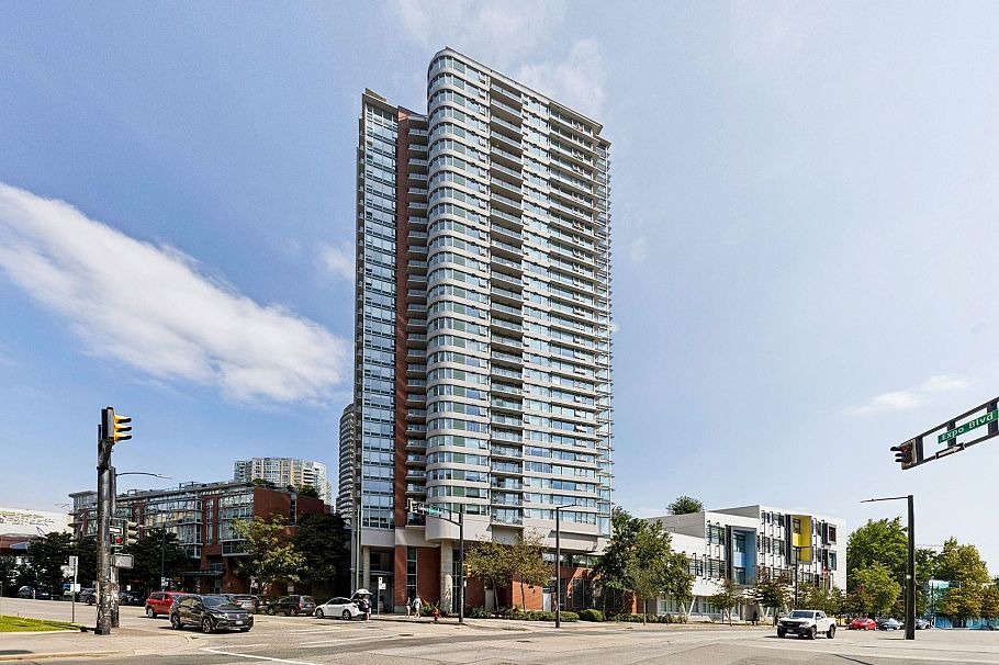 3505 688 Abbott Street Vancouver, BC - 1