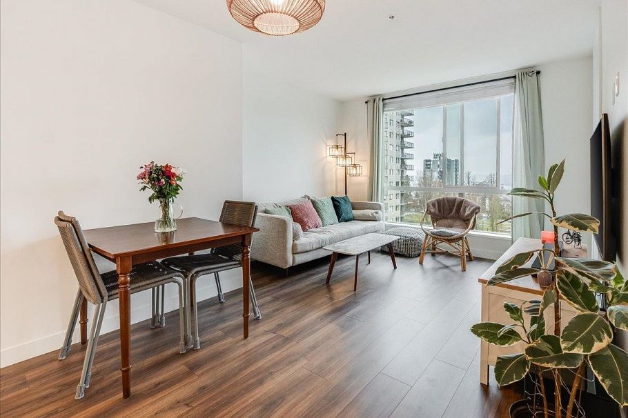 406 108 E 8th Street North Vancouver, BC - 1