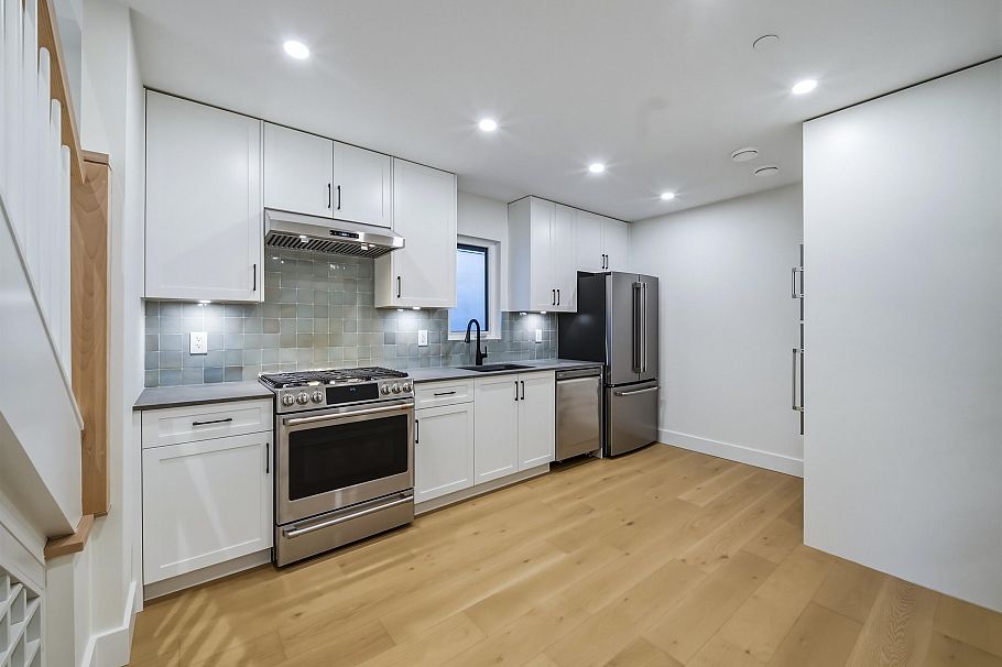 1 2339 Parker Street Vancouver, BC - 9