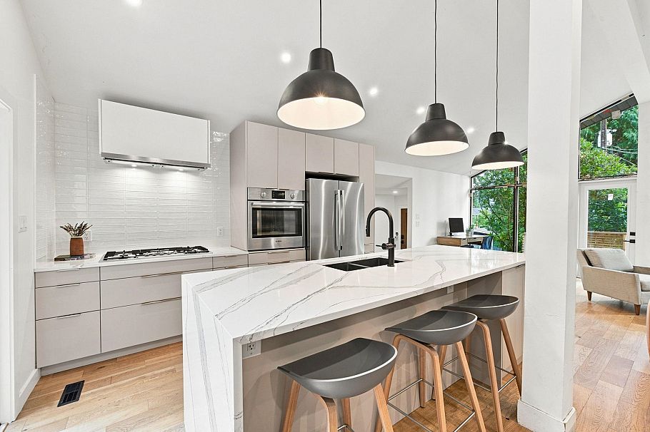 4646 Cove Cliff Road North Vancouver, BC - 10