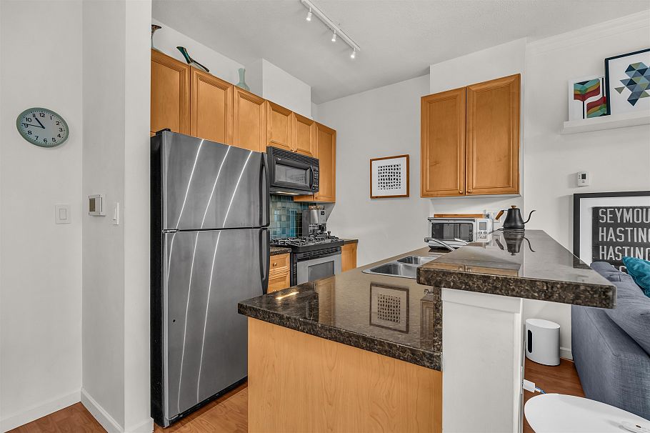 307 928 W Richards Street Street Vancouver, BC - 7