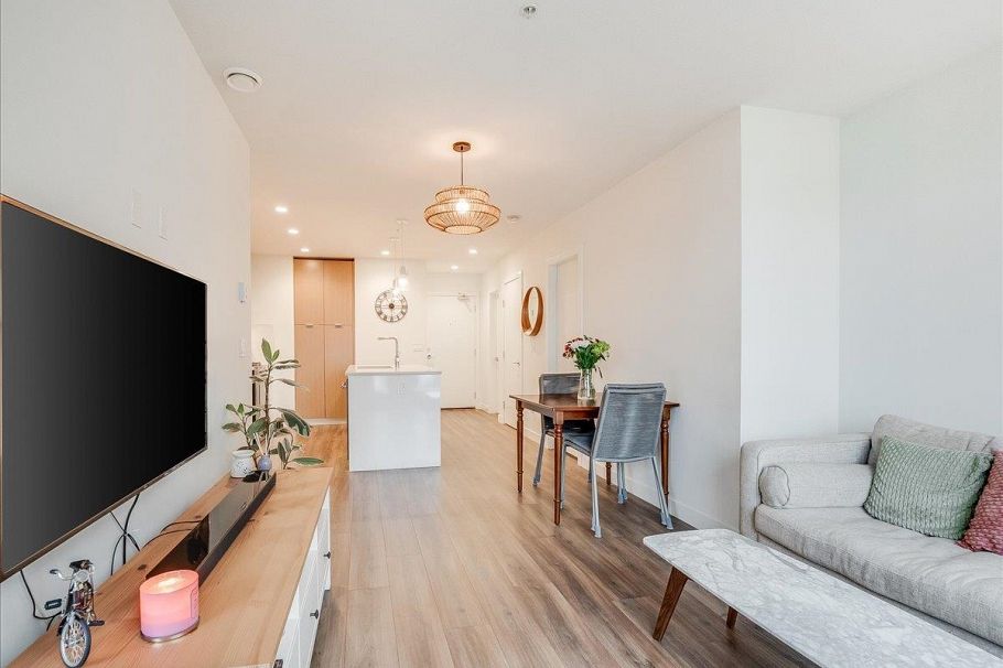 406 108 E 8th Street North Vancouver, BC - 7