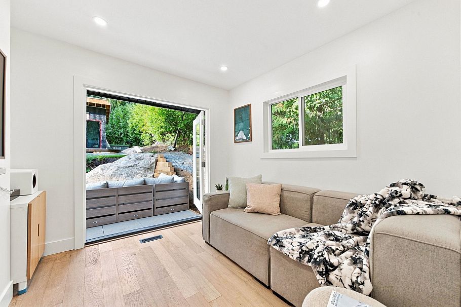 4646 Cove Cliff Road North Vancouver, BC - 20
