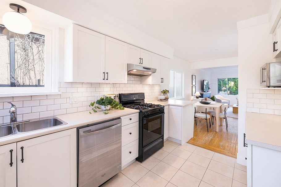 3311 W 8th Avenue Vancouver, BC - 12