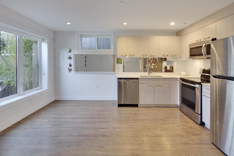 3191 E 21st Avenue Vancouver, BC - 31