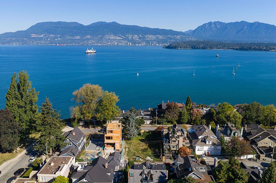 2576 Point Grey Road Vancouver, BC - 7