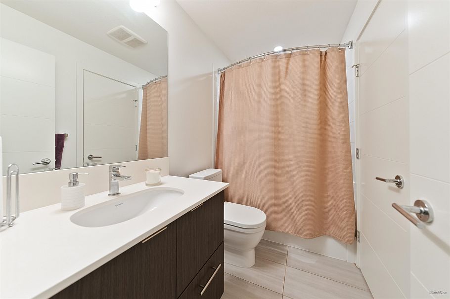 205 733 W 3rd Street North Vancouver, BC - 19