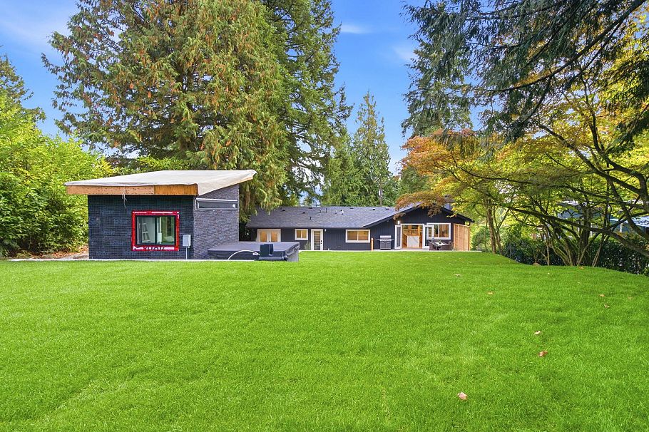 4646 Cove Cliff Road North Vancouver, BC - 24