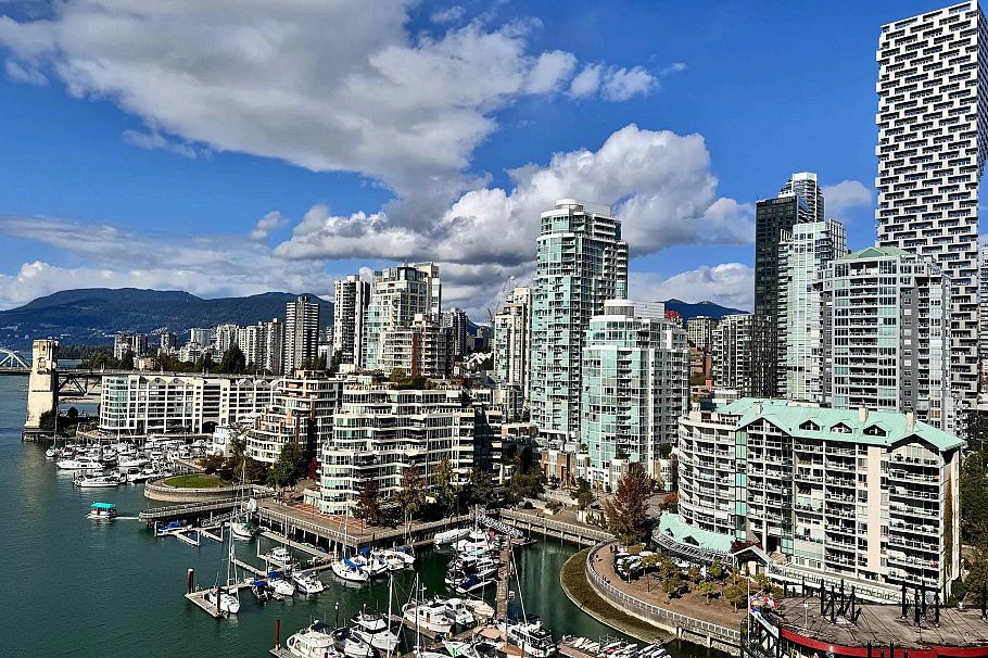 502 1012 Beach Avenue Vancouver, BC - 1