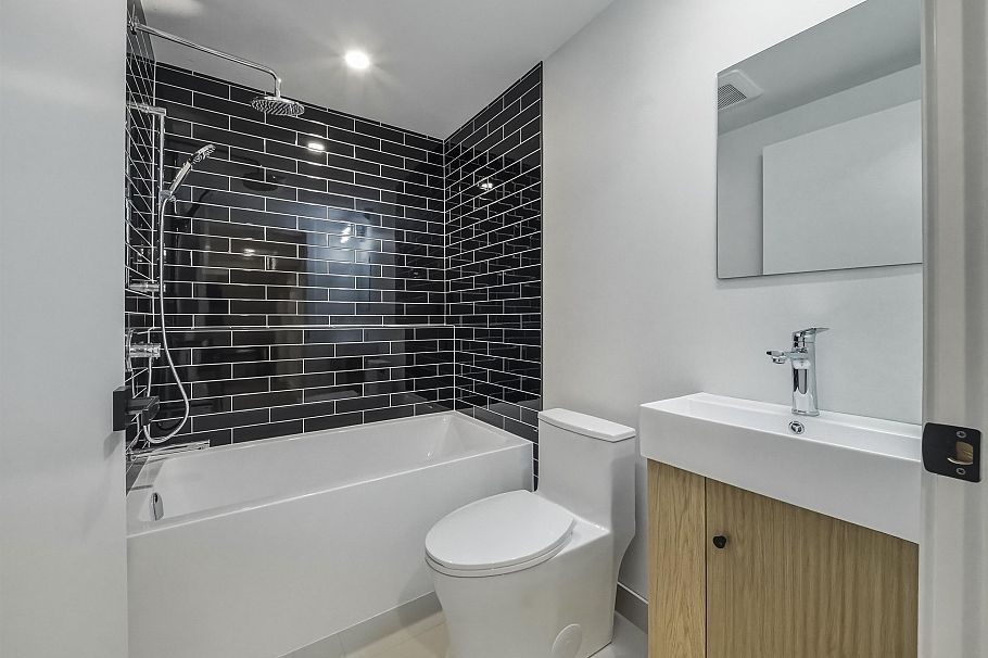 1 2339 Parker Street Vancouver, BC - 20