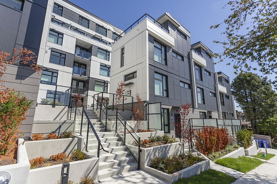 3249 Clive Avenue Vancouver, BC - 21
