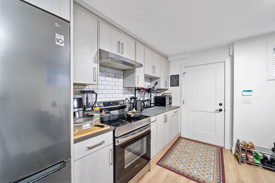 1 2749 E 54th Avenue Vancouver, BC - 25