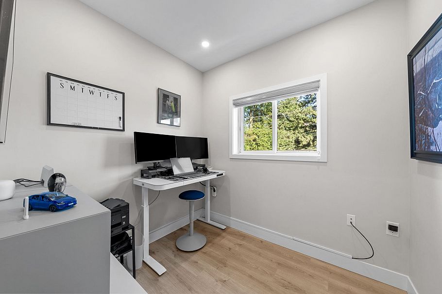 1 2749 E 54th Avenue Vancouver, BC - 12