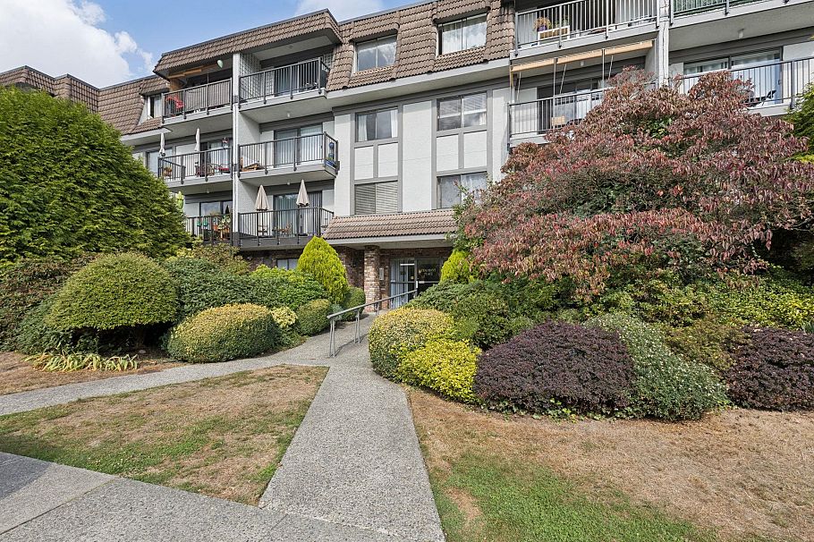 303 236 W 2nd Street North Vancouver, BC - 1