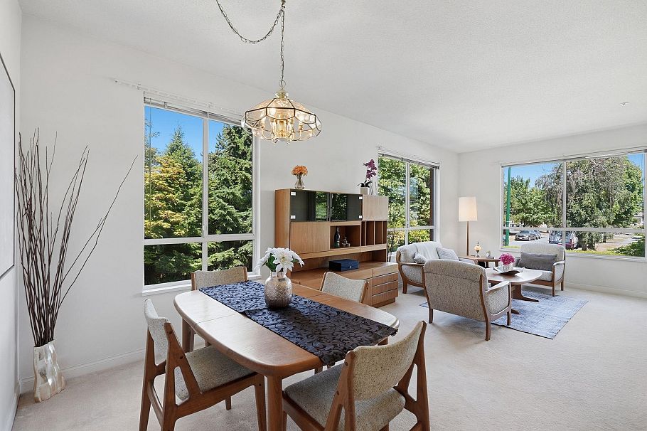 316 360 E 36th Avenue Vancouver, BC - 1