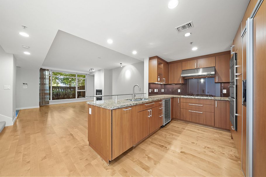 TH19 1281 W Cordova Street Vancouver, BC - 11