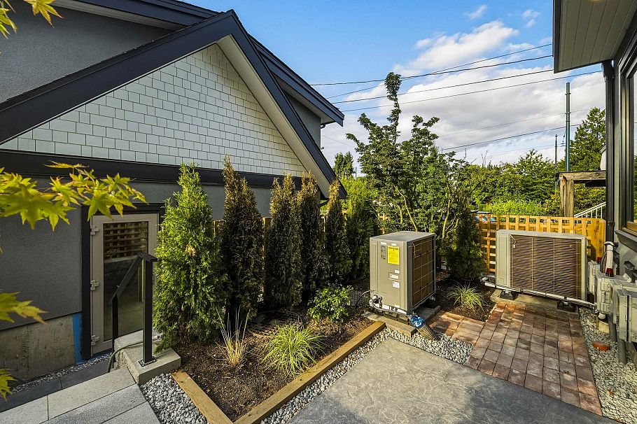 2 2339 Parker Street Vancouver, BC - 10