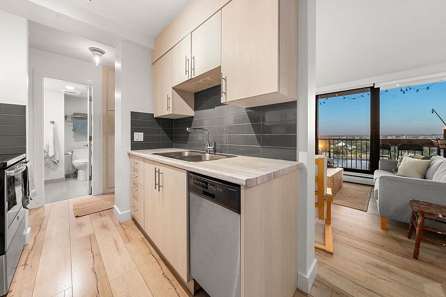 1207 1330 Harwood Street Vancouver, BC - 6