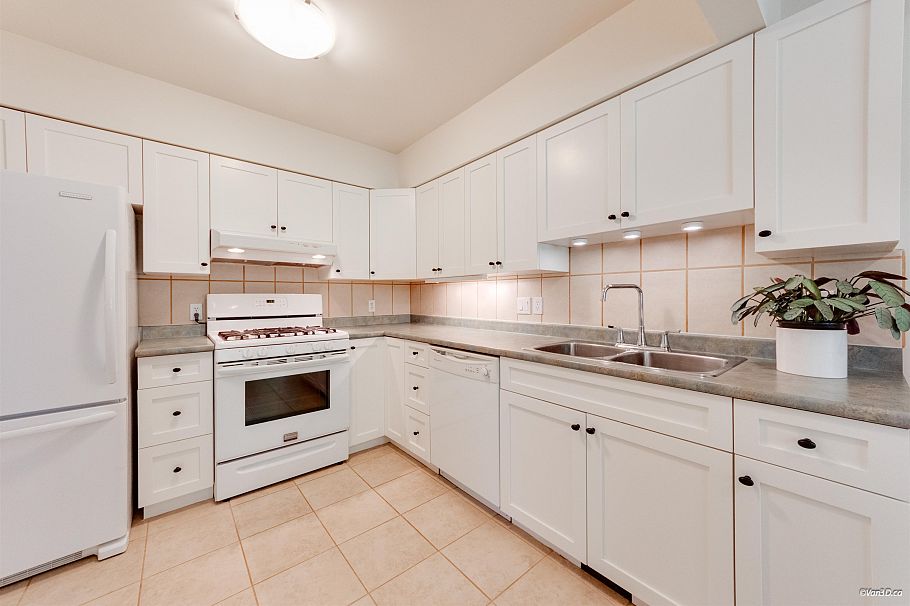 49 650 Roche Point Drive North Vancouver, BC - 14