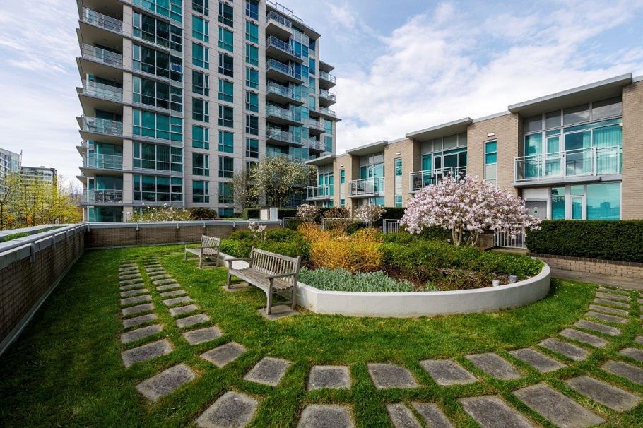2107 188 E Esplanade North Vancouver, BC - 29