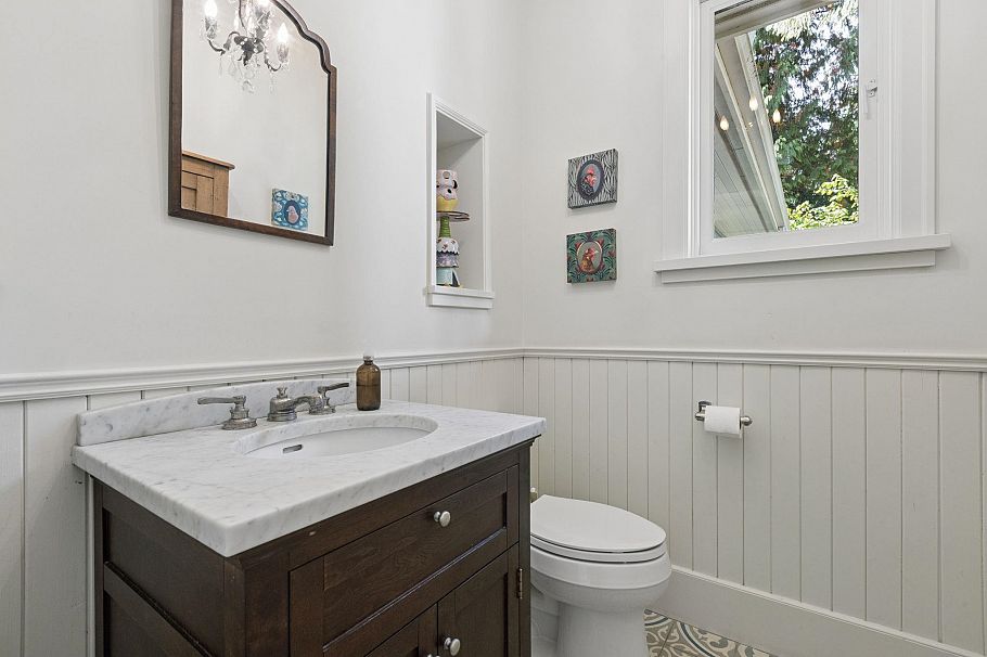 3815 Sunnycrest Drive North Vancouver, BC - 16
