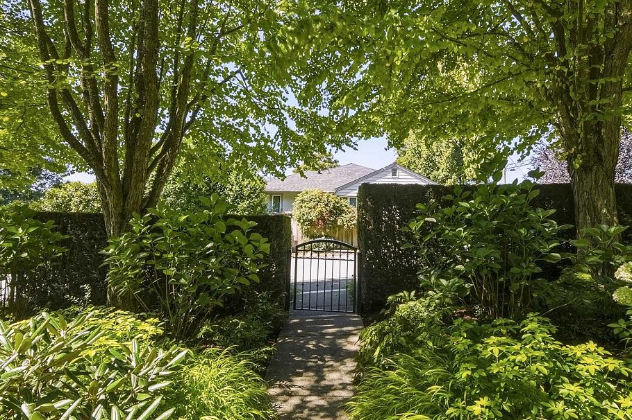 2990 Chesterfield Avenue North Vancouver, BC - 40