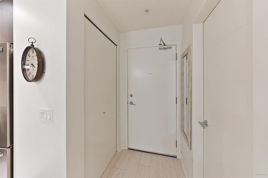 205 733 W 3rd Street North Vancouver, BC - 25