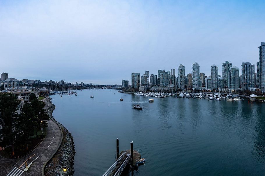 1344 W 7th Avenue Vancouver, BC - 31