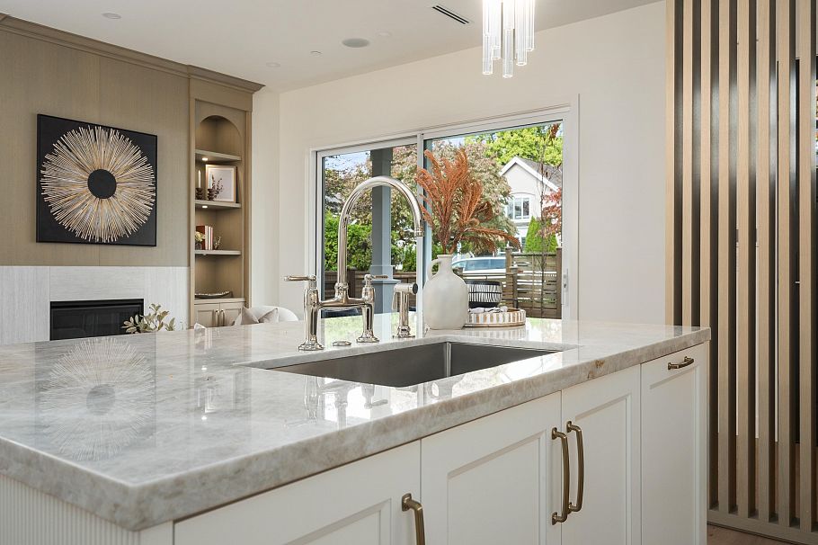 1 2344 W 45th Avenue Vancouver, BC - 11