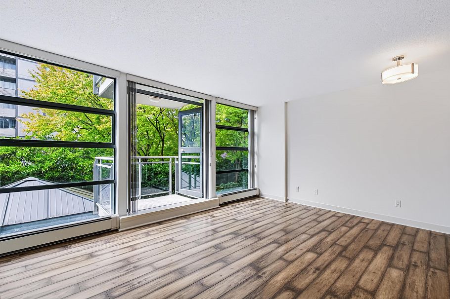 202 1688 Robson Street Vancouver, BC - 11