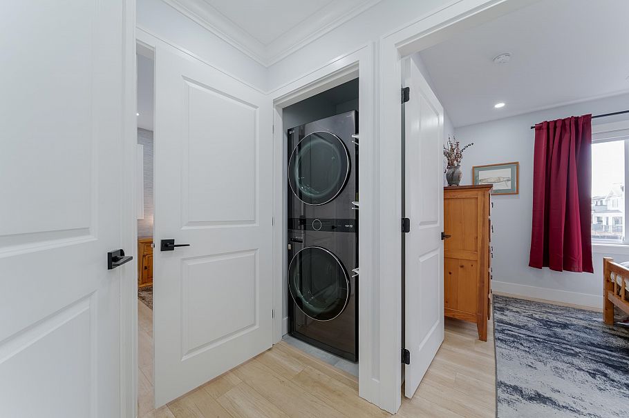 960 Renfrew Street Vancouver, BC - 18
