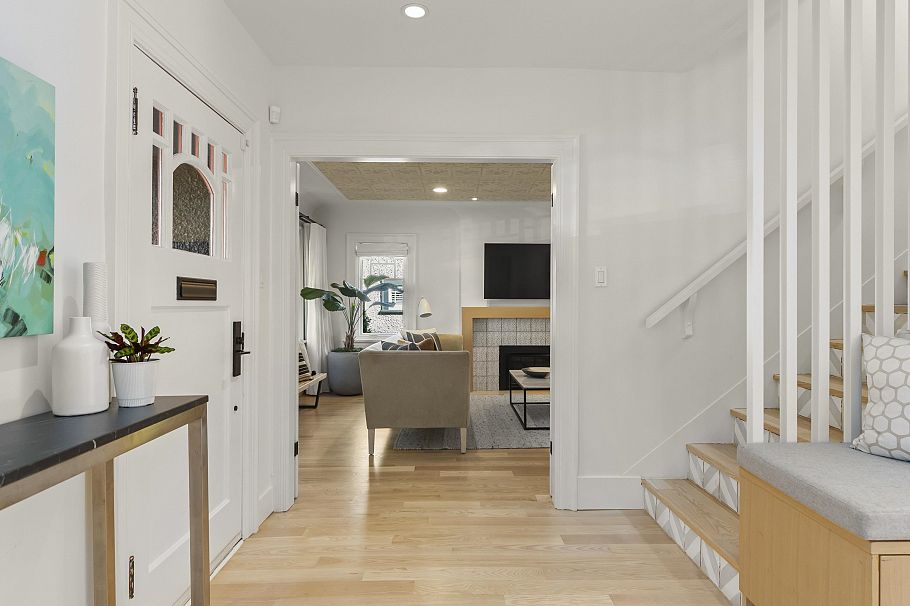 4070 W 13th Avenue Vancouver, BC - 2