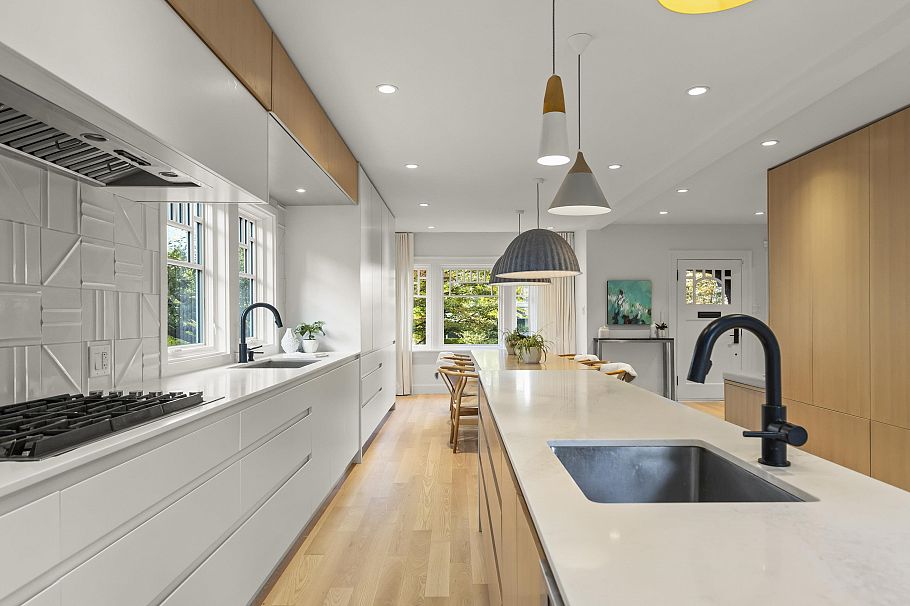 4070 W 13th Avenue Vancouver, BC - 13