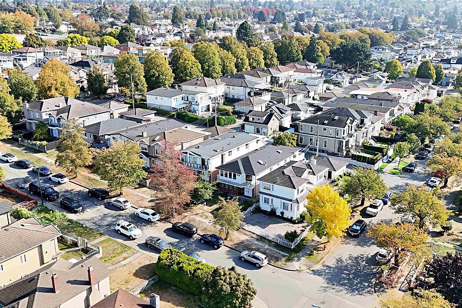 7882 Windsor Street Vancouver, BC - 36