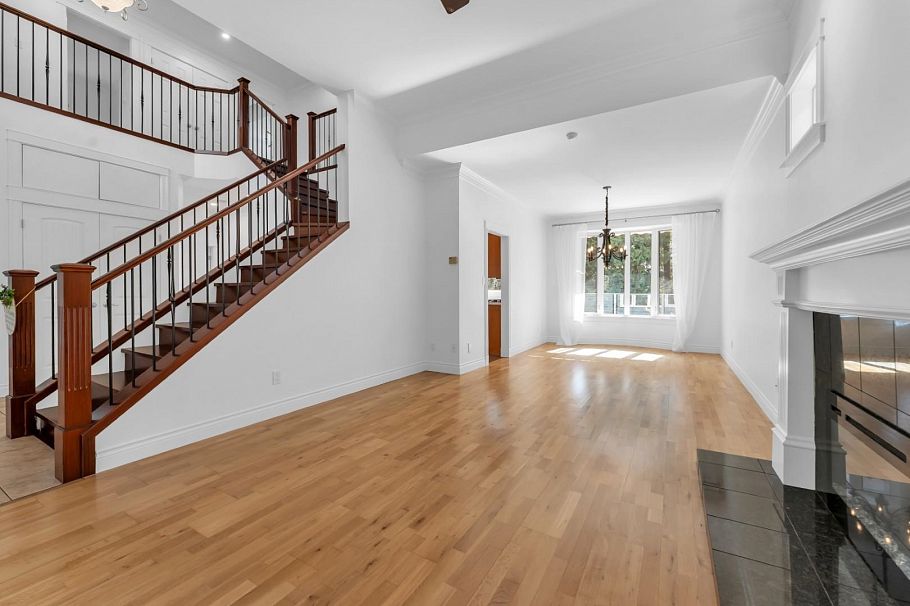 425 Tempe Crescent North Vancouver, BC - 5