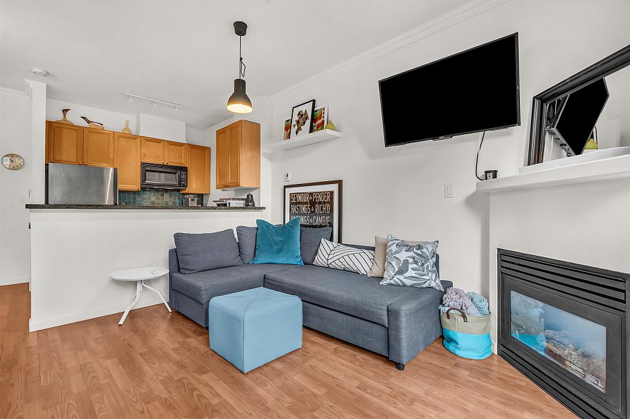 307 928 W Richards Street Street Vancouver, BC - 4