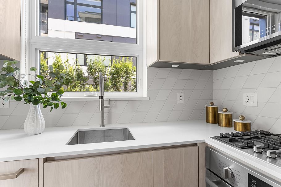 3249 Clive Avenue Vancouver, BC - 7