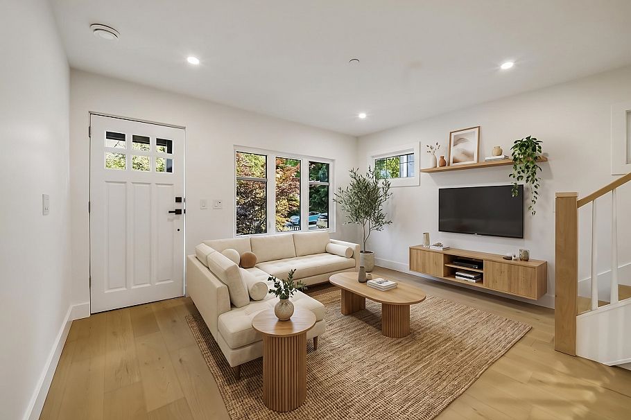 1 2339 Parker Street Vancouver, BC - 4