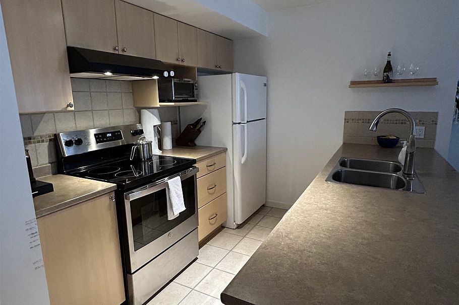 210 2891 E Hastings Street Vancouver, BC - 12
