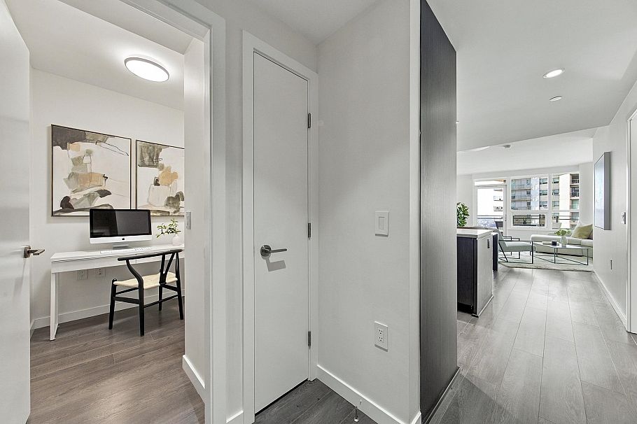 907 112 E 13th Street North Vancouver, BC - 30