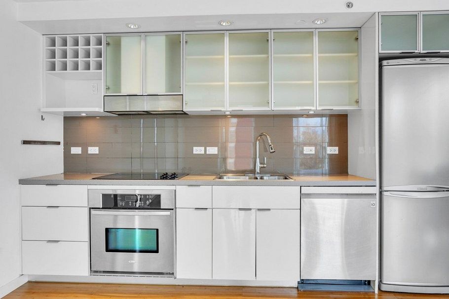 311 168 Powell Street Vancouver, BC - 21