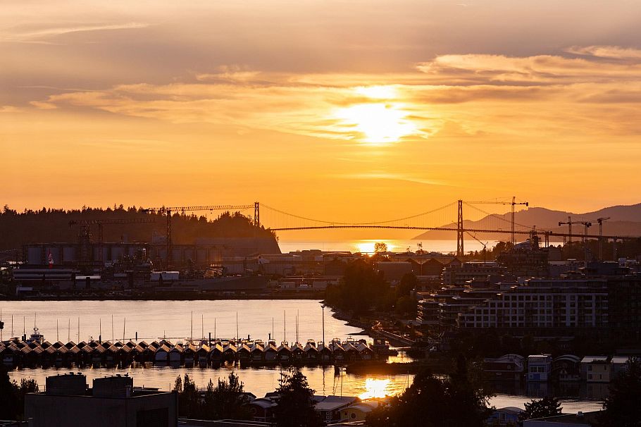 1505 155 W 1st Street North Vancouver, BC - 28