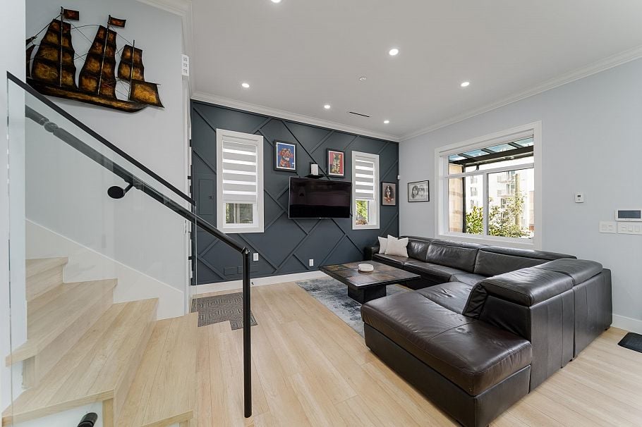960 Renfrew Street Vancouver, BC - 2
