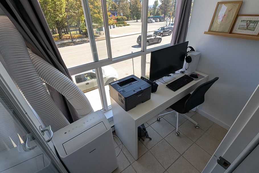 210 2891 E Hastings Street Vancouver, BC - 5