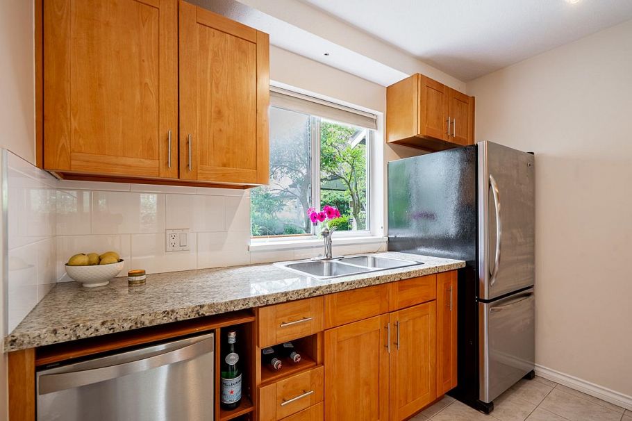 30 4311 Sophia Street Vancouver, BC - 31
