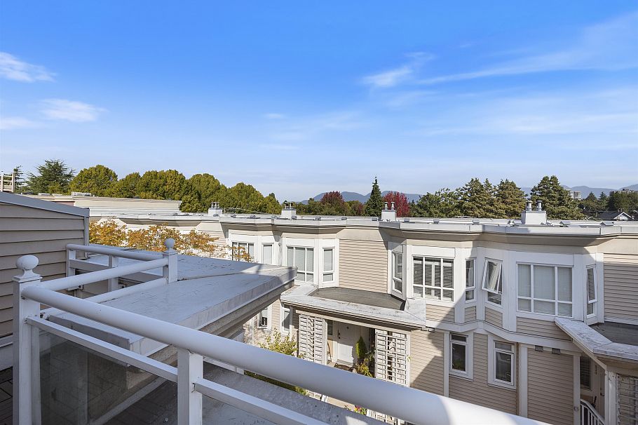 316 2565 W Broadway Street Vancouver, BC - 11