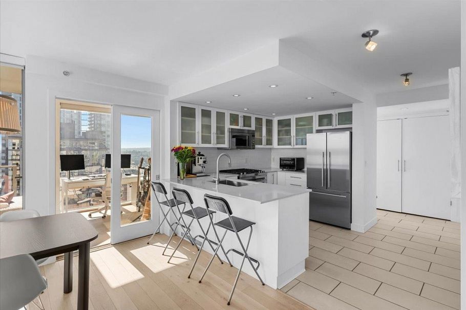 2303 1225 Richards Street Vancouver, BC - 6