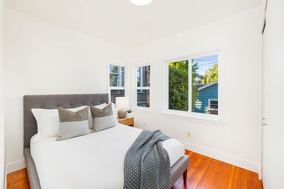 3311 W 8th Avenue Vancouver, BC - 26
