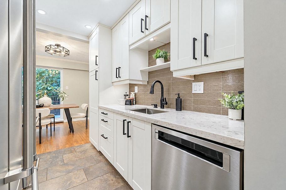403 555 W 28th Street North Vancouver, BC - 7